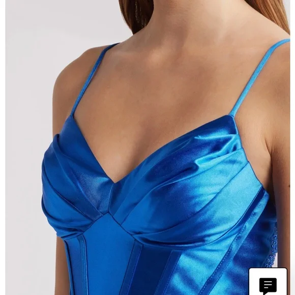 Elegant Blue Satin Evening Gown - Picture 2 of 7
